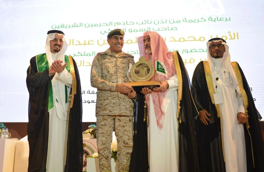 أمير عسير يرعى تخريج الدفعة الأولى من المشاركين والمرابطين في الحد الجنوبي