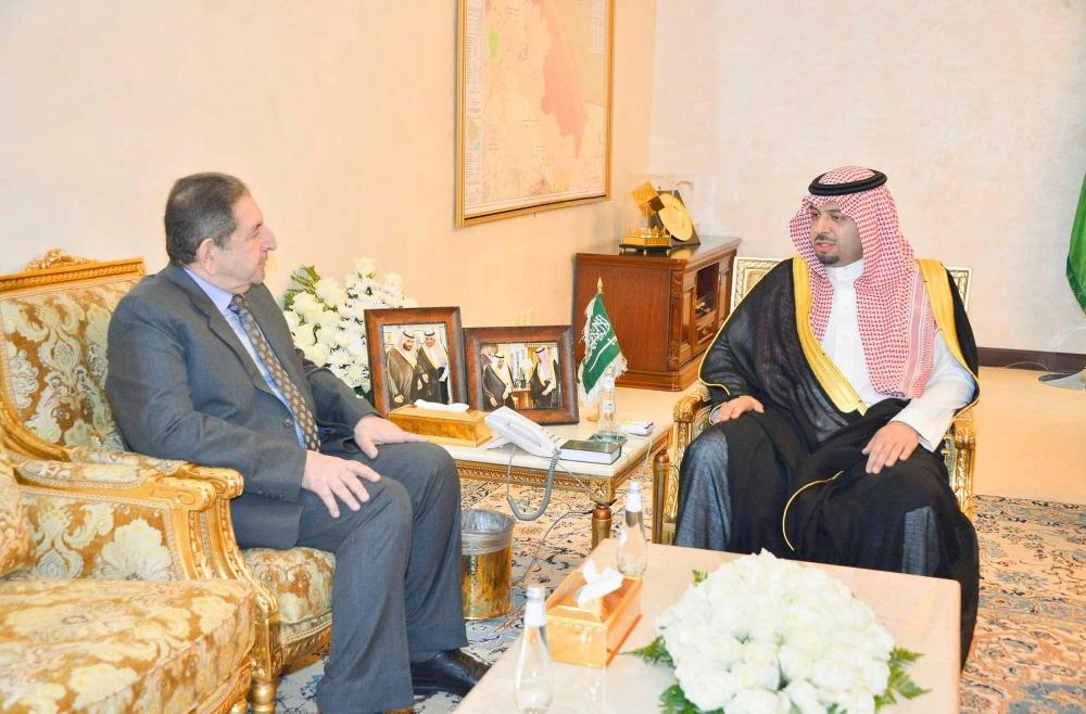 أمير الحدود الشمالية لدى استقباله رشيدي العاني (واس)