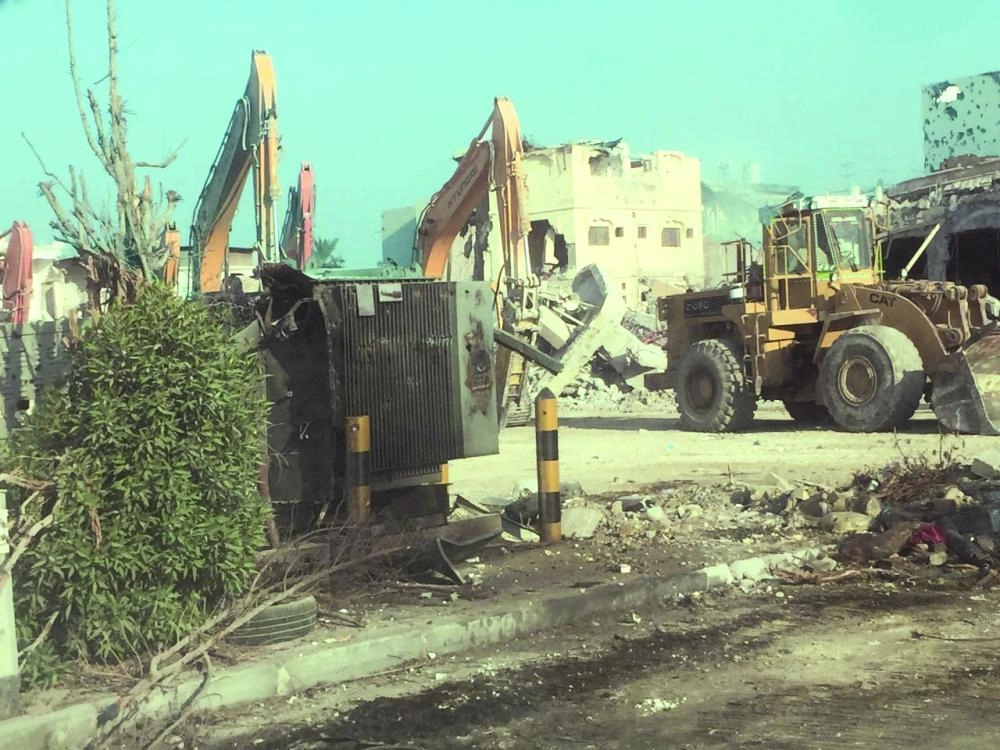 






من أعمال الهدم بالمسورة                                   (مكة)