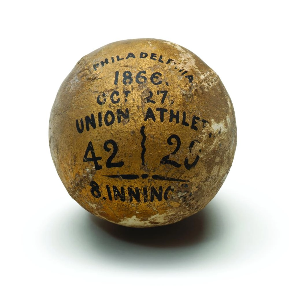 






بعض المعروضات                 (دار كريستيز)