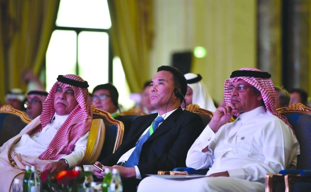 






القصبي والتويجري خلال المنتدى