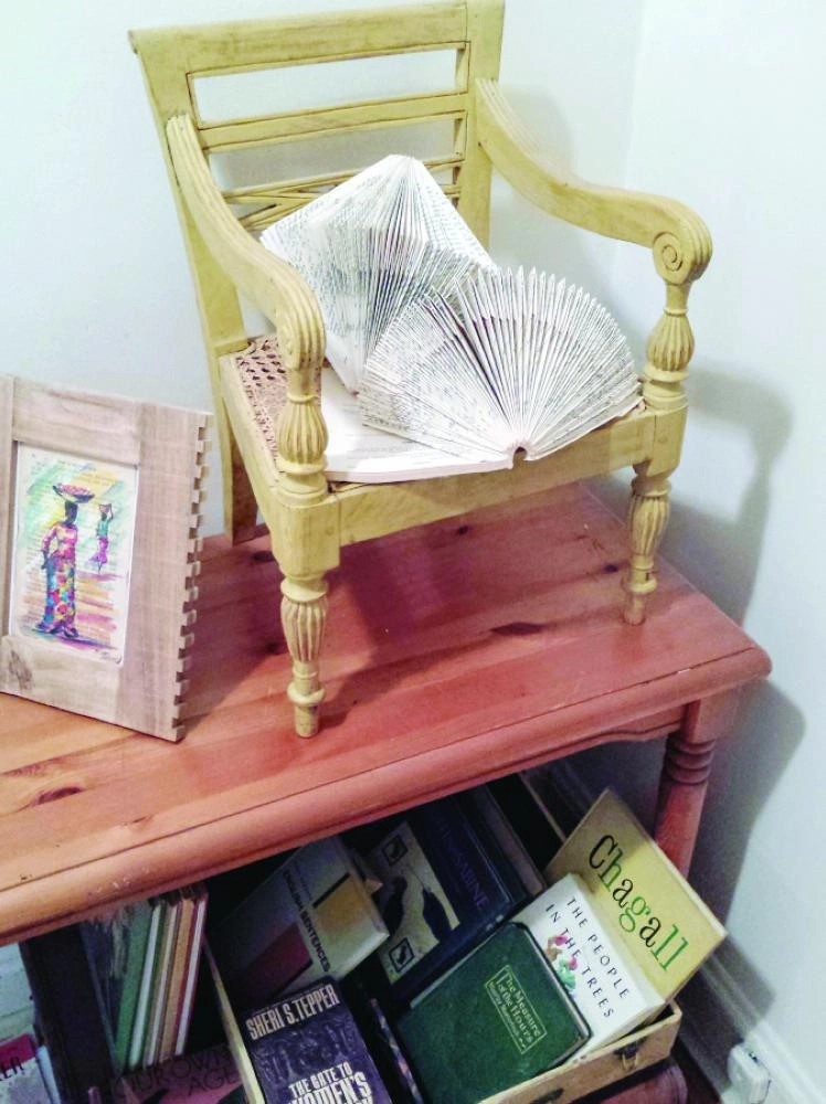 عمل فني بكتاب قديم (Columbian)