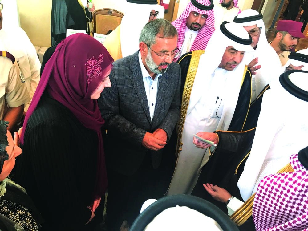 






بنتن يتلقى نموذجا من تونزالا                (مكة)