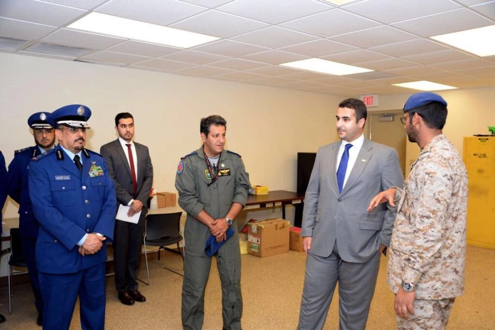 الأمير خالد بن سلمان يتحدث مع الفريق السعودي بالتمرين الأمريكي (مكة)