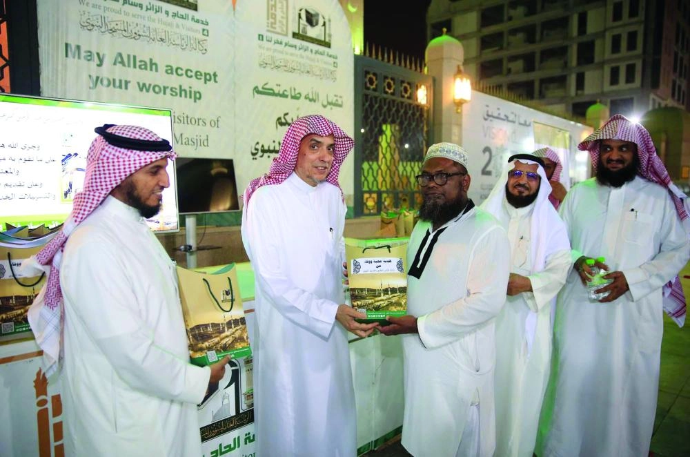 






من تدشين الحملة في المسجد النبوي                                     (مكة)