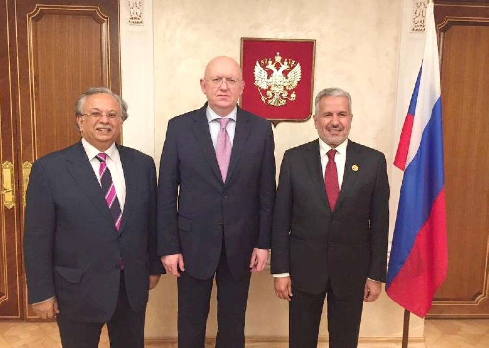 






مندوب روسيا بالأمم المتحدة يتوسط الربيعة والمعلمي             (واس)