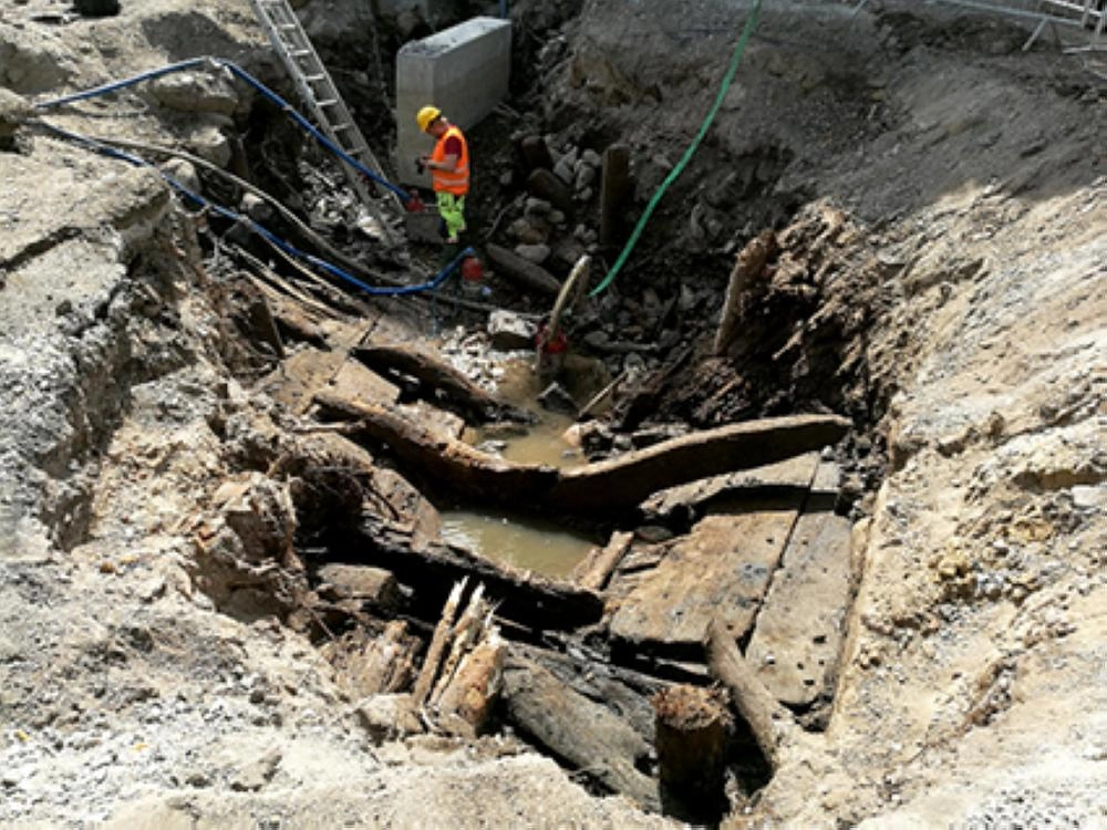 






جانب من الحطام المكتشف           (The Local)