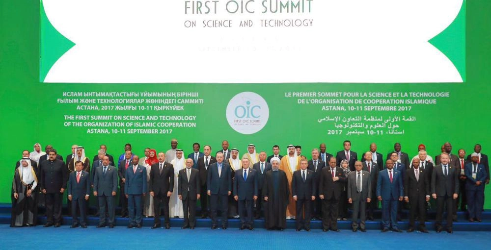 






زعماء وقادة دول منظمة التعاون في قمة أستانة الإسلامية أمس                                                                                                  (واس)