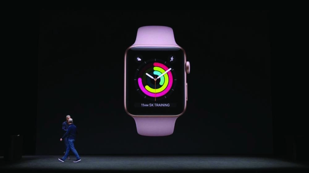 نسخة محدثة من ساعتها الشهيرة أبل ووتش - الجيل الثالث (مكة)