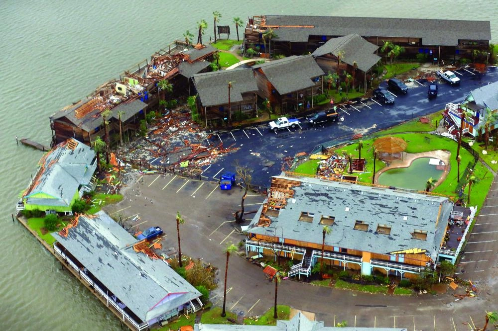 






جانب من الدمار في كوربوس كريستي عقب إعصار هارفي                                        (د ب أ)