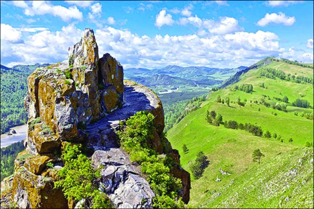 






جبال ألتاي                  (Ancient Origins)