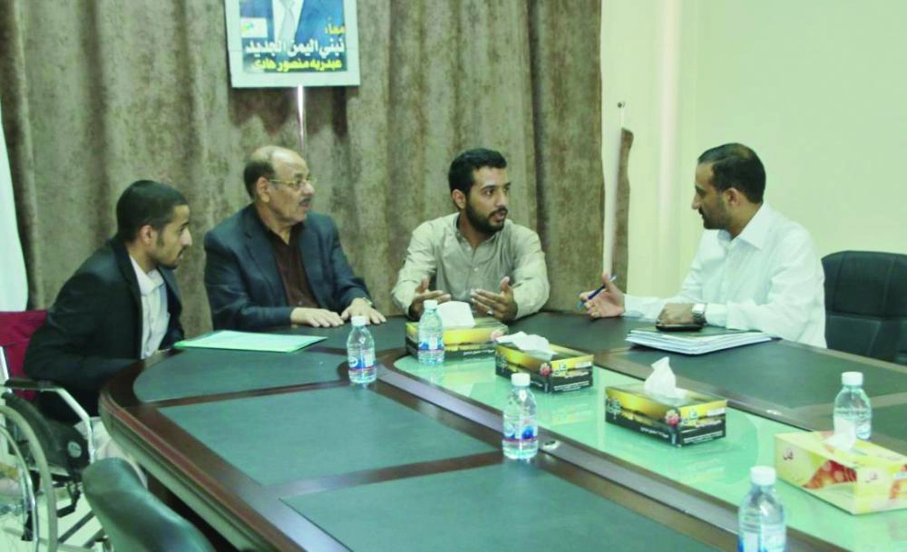 






الأحمري مستقبلا ممثلي رابطة رعاية المقعدين في مأرب أمس                                                                                     (سبأ نت)