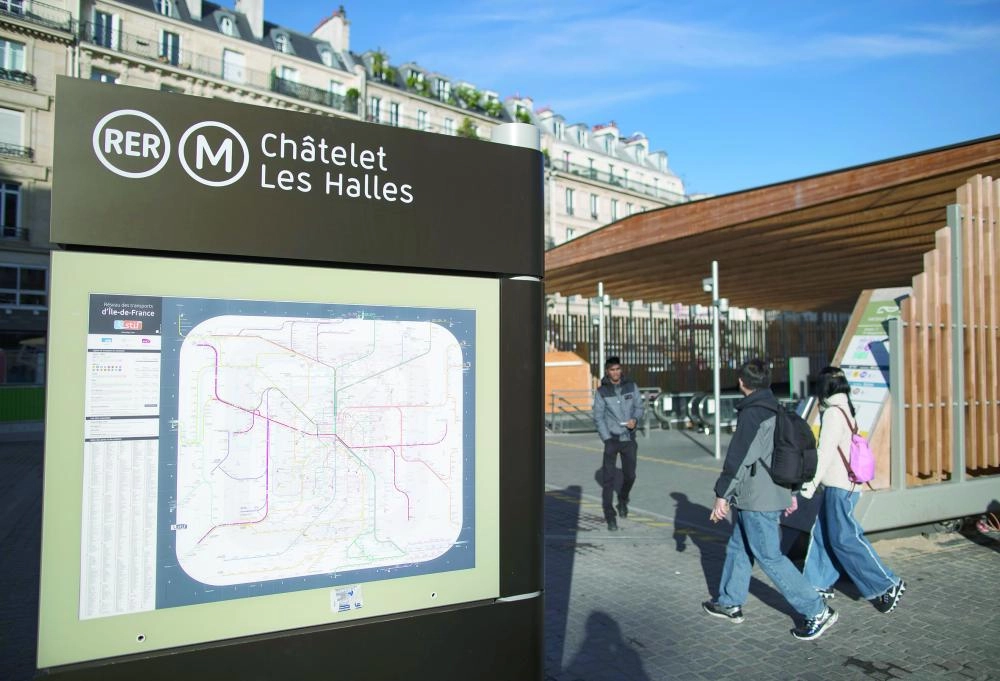 محطة مترو شاتليه في العاصمة الفرنسية باريس (إ ب أ)