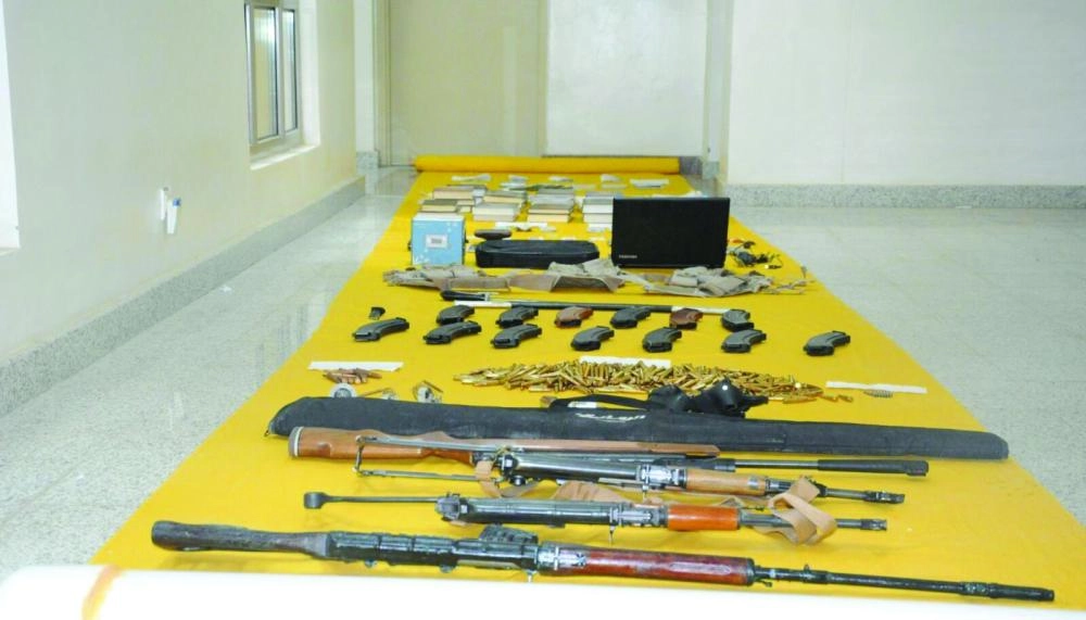 






بعض مضبوطات وزارة الداخلية من أسلحة ومتفجرات