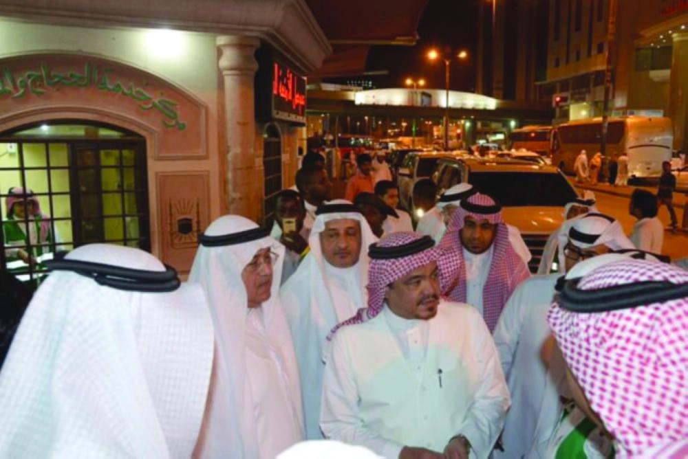 وزير الحج والعمرة يقف على مراكز خدمات الحجاج والمعتمرين بمكة المكرمة