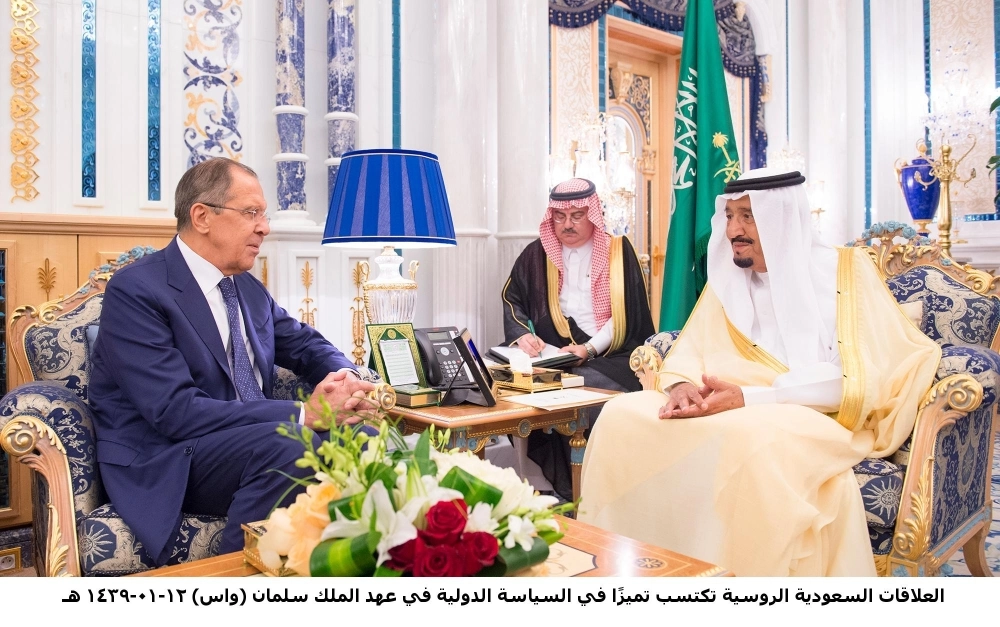 خادم الحرمين خلال استقباله وزير خارجية روسيا في جدة