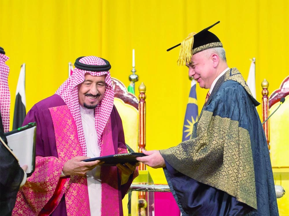 يتسلم الدكتوراه الفخرية في الآداب من حفل جامعة مالايا في ماليزيا 2017