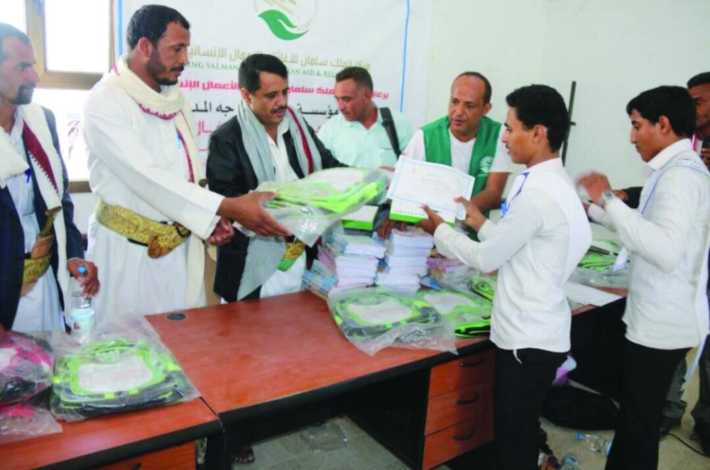 






أطفال بالجوف جندهم الحوثي بعد إعادة تأهيلهم من مركز الملك سلمان          (واس)