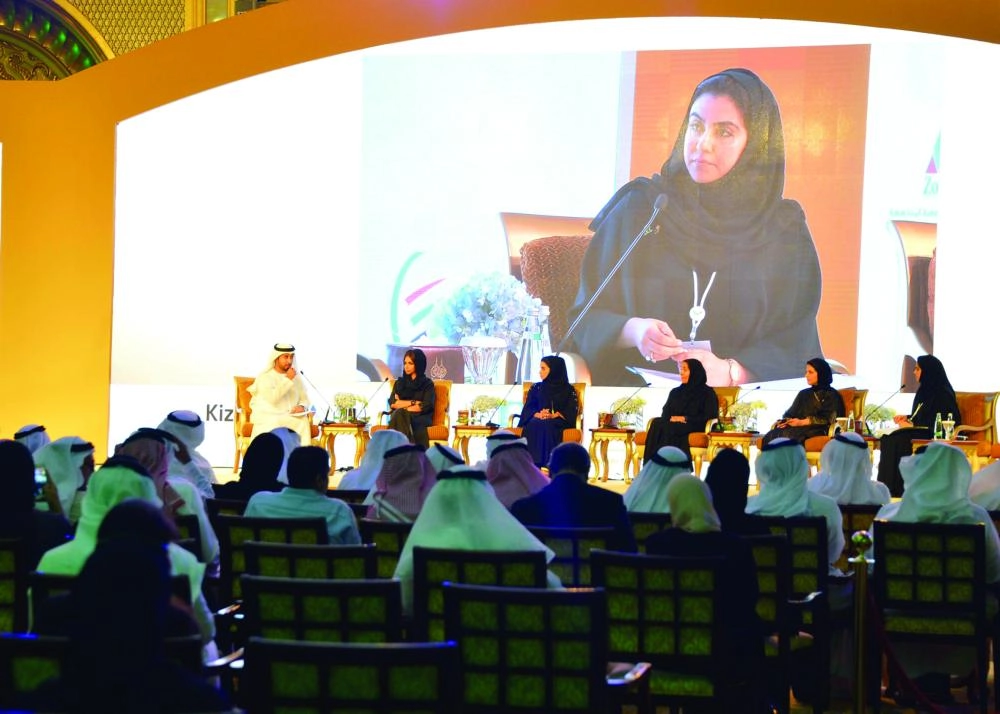 مشاركون من البلدين بملتقى معا-أبدا في أبوظبي أمس (واس)