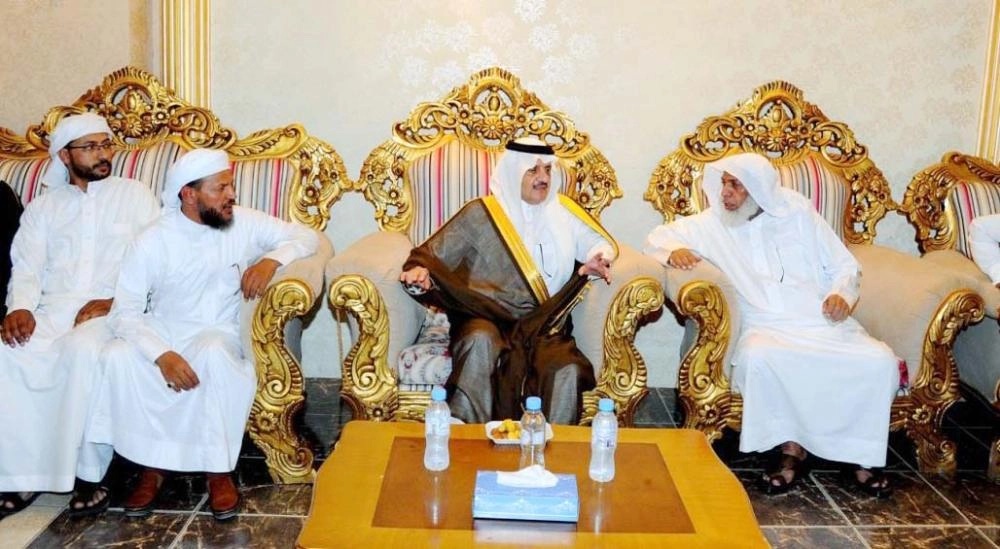 






أمير المنطقة الشرقية ينقل تعازي القيادة لذوي الشهيد اليامي