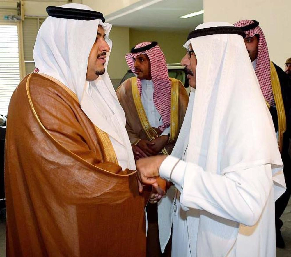 






نائب أمير الرياض ينقل التعازي لأسرة الشهيد الفيفي
