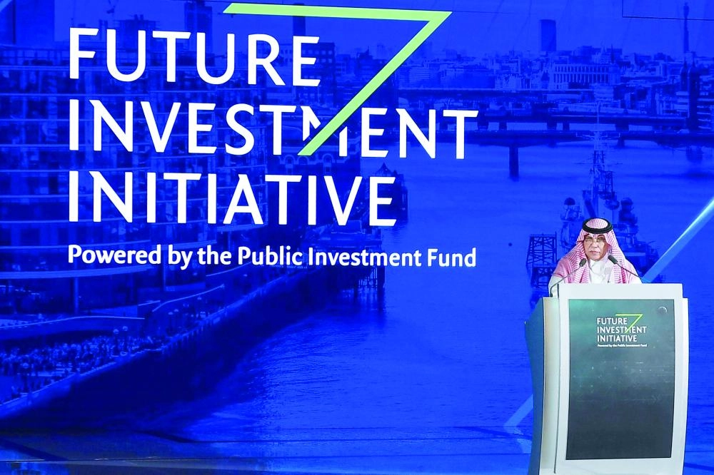 






القصبي أثناء إلقاء كلمة ولي العهد               (واس)