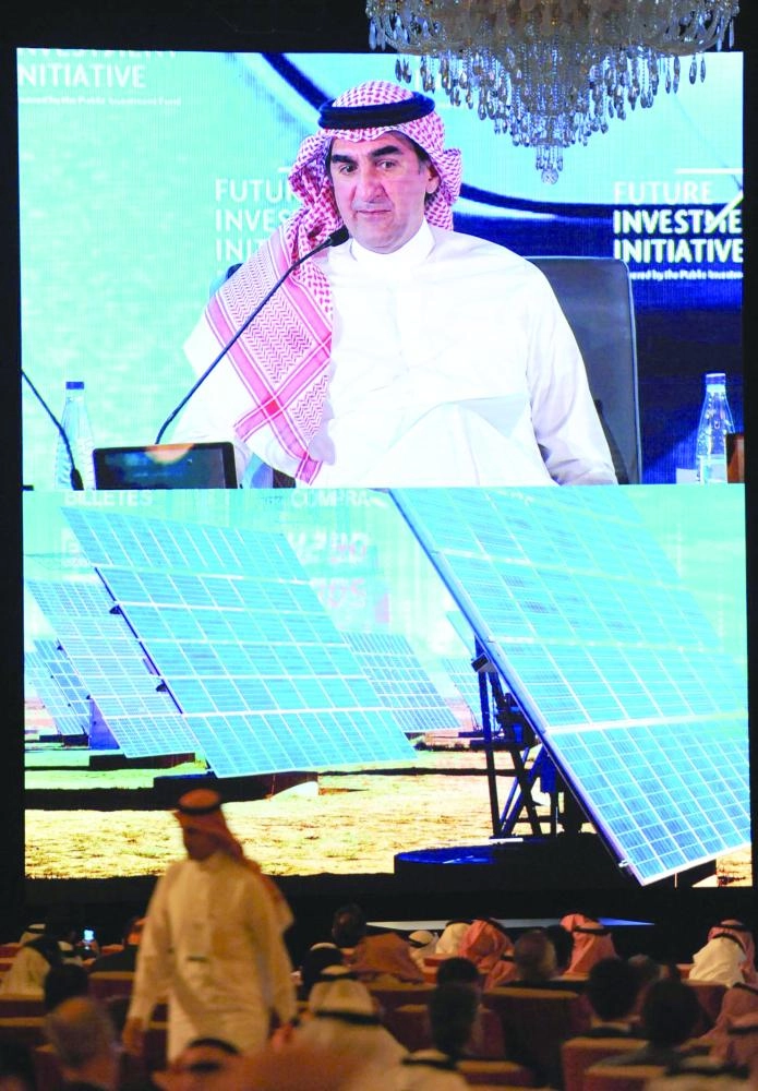 ياسر الرميان خلال جلسة الصناديق السيادية أمس