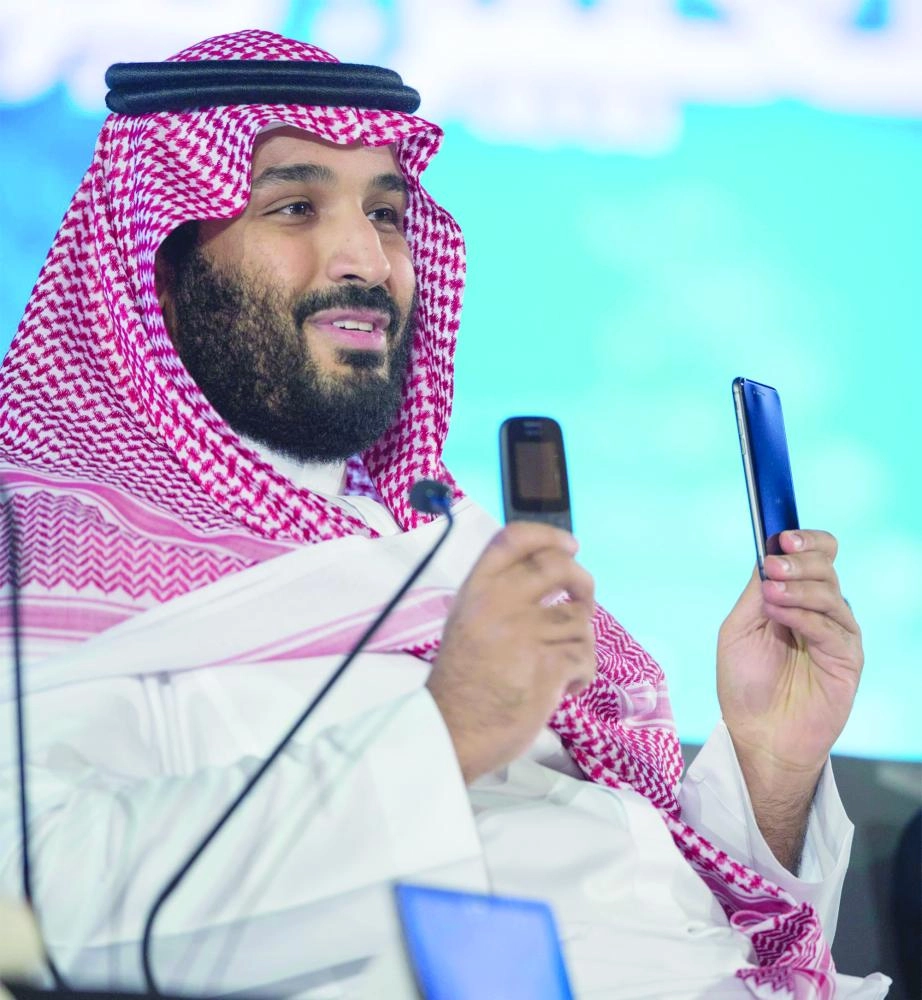  الأمير محمد بن سلمان أثناء حديثه في مبادرة مستقبل الاستثمار أمس الأول (واس)