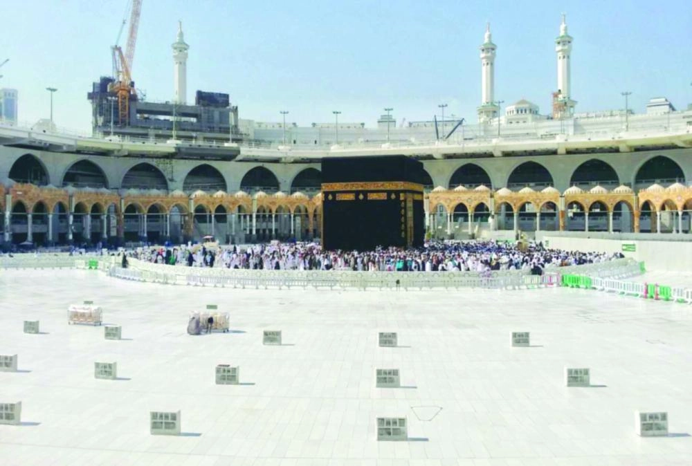 






حاجز في المطاف بالحرم المكي الشريف                                      (أنس الحارثي)    