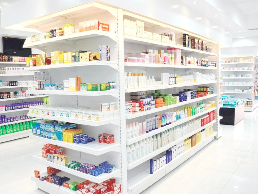 أدوية متنوعة في إحدى الصيدليات                                     (مكة)