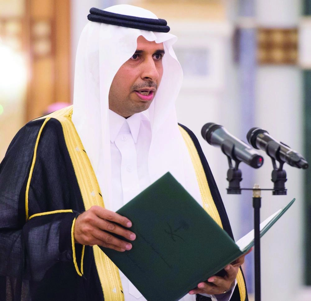 






وليد اليعقوب يؤدي القسم