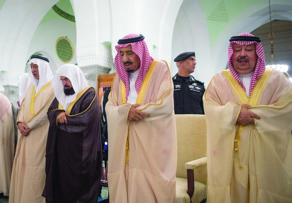 






.. وخلال أدائه صلاة تحية مسجد قباء