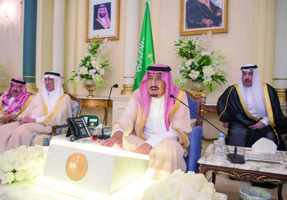 






.. ولدى وصوله مقر الحفل