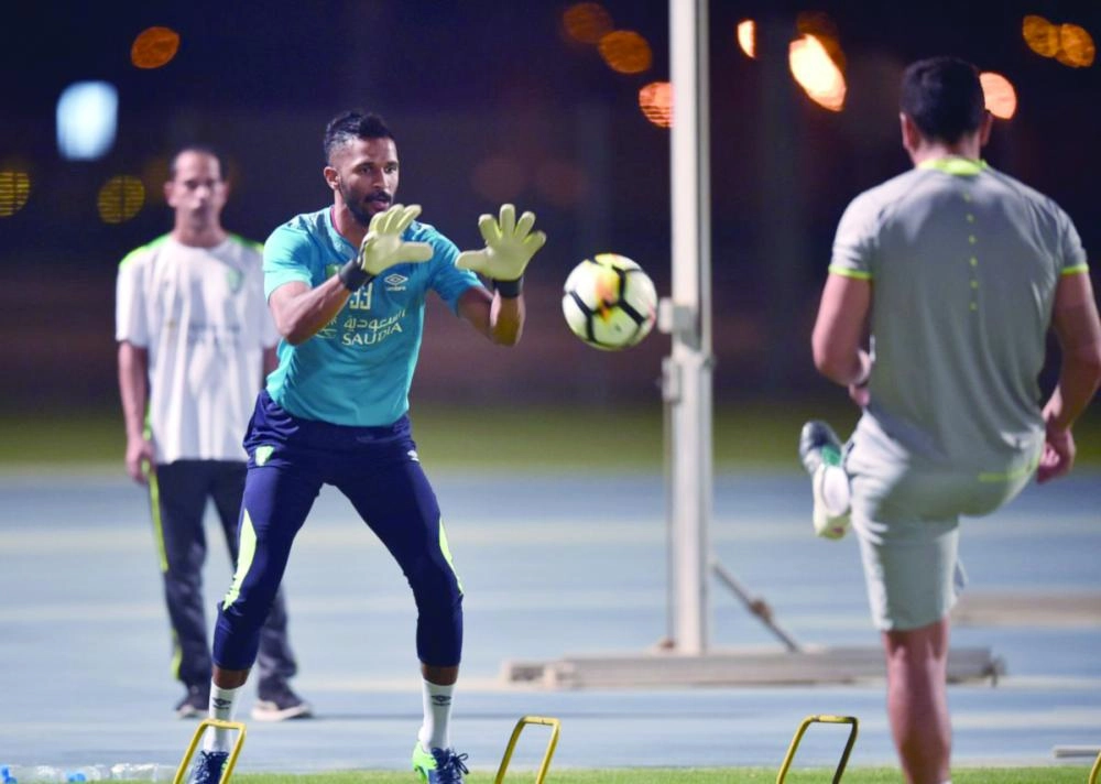 






محمد العويس خلال تدريب سابق للأهلي                            (إعلامي الأهلي)