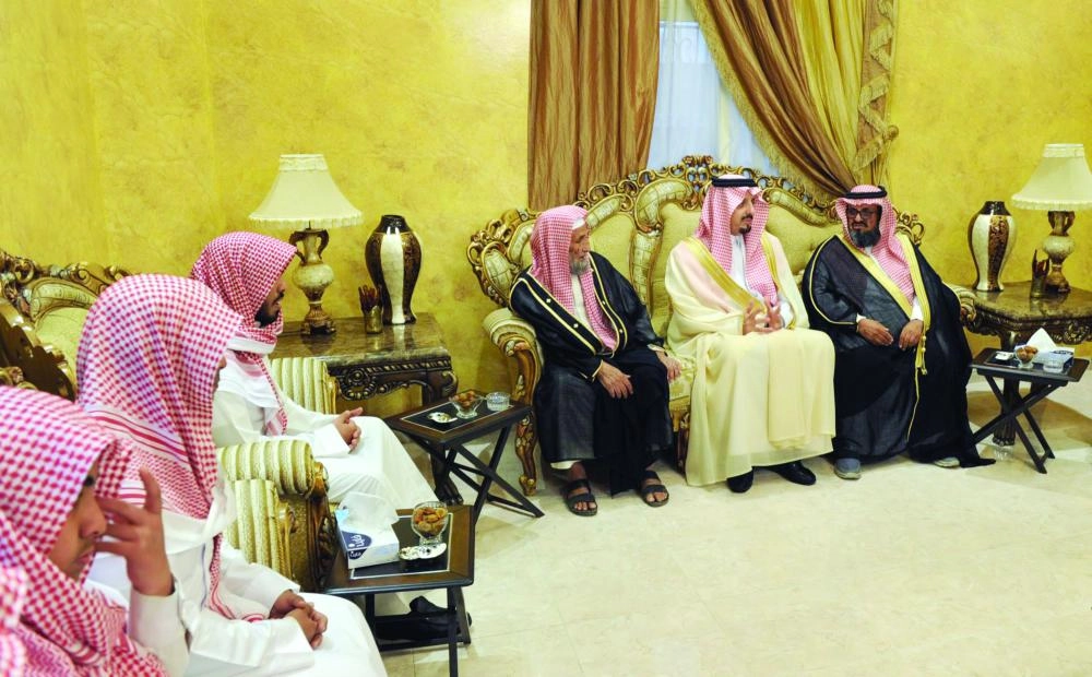 ومعزيا أسرة الفقيد فهد الفرطيش