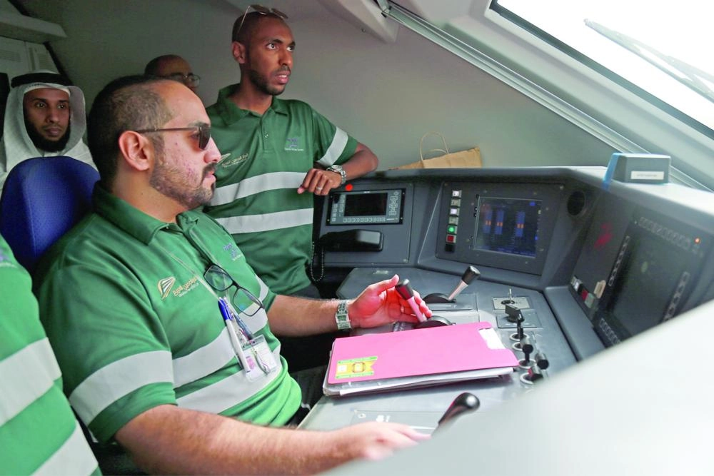 من داخل مقطورة القيادة (ياسر بخش)