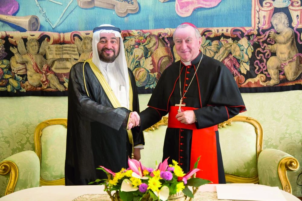 وفد سعودي أثناء زيارته ولقاءاته في الفاتيكان  