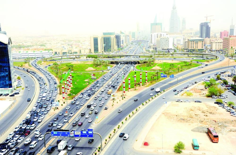 






أحد الطرق الرئيسية بالعاصمة الرياض                                                     (مكة)