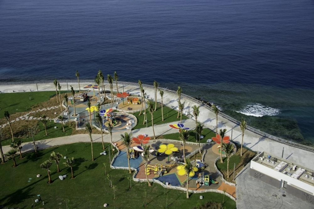 






عبدالله بن بندر خلال جولة تفقدية للواجهة أخيرا