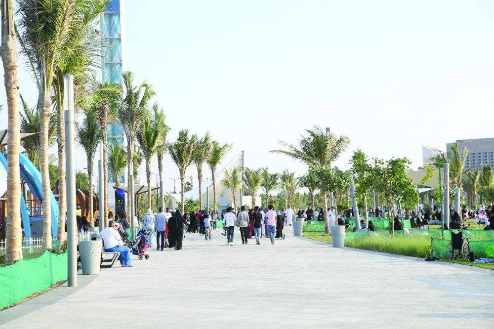 صور زوار أول يوم للواجهة البحرية   (محمد يحيى)