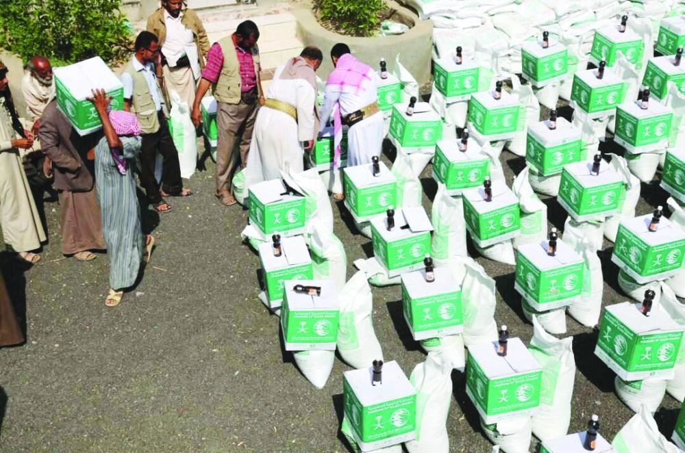 






من أعمال توزيع الإغاثة في مأرب                                                                                 (واس)