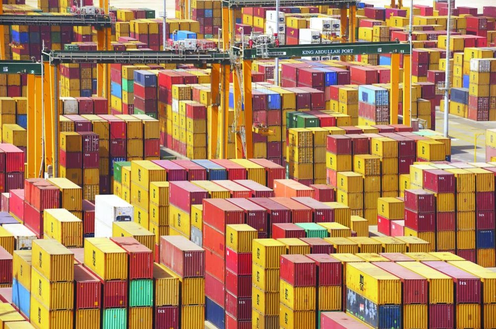 






حاويات في ميناء الملك عبدالله بالمدينة الاقتصادية                                       (مكة)