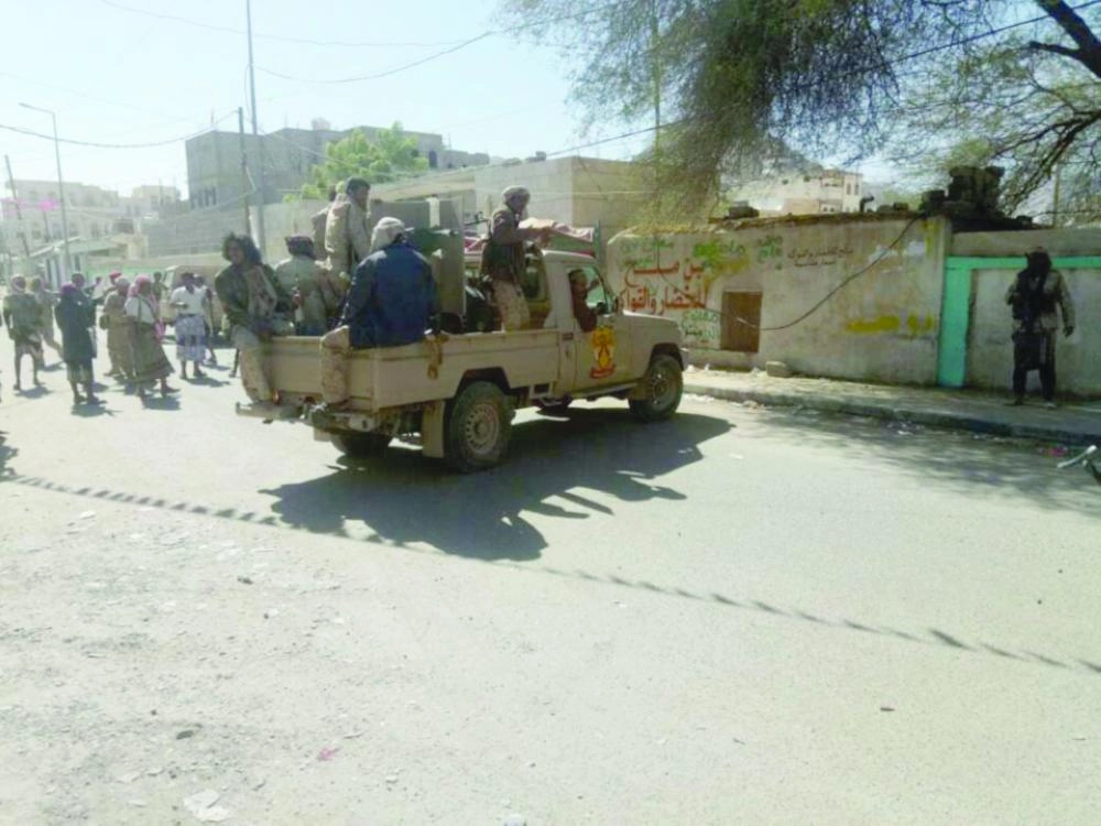 






قوات الجيش والمقاومة لحظة دخولها مدينة العليا في بيحان                                    (تويتر)