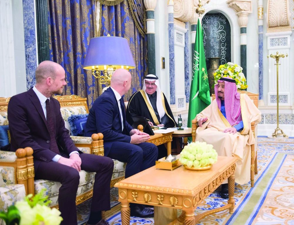 






الملك سلمان يستعرض مع جياني مجالات التعاون المشترك