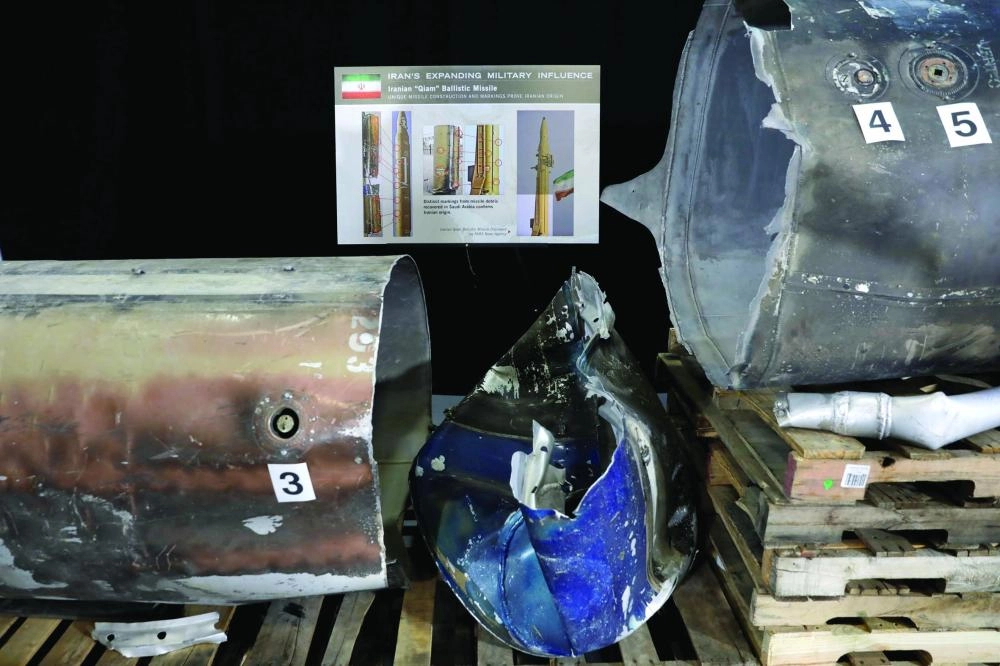 






أجزاء من صاروخ إيراني حوثي أطلق على الرياض أخيرا                                                                                            (رويترز)