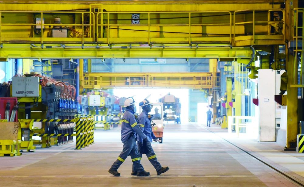 






أحد مصانع التعدين بالمنطقة الشرقية                                                                        (مكة)