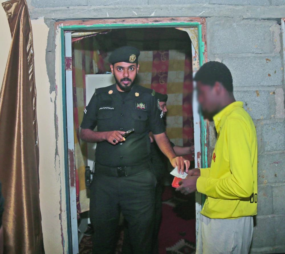 مداهمة حملة وطن بلا مخالف (ياسر بخش)