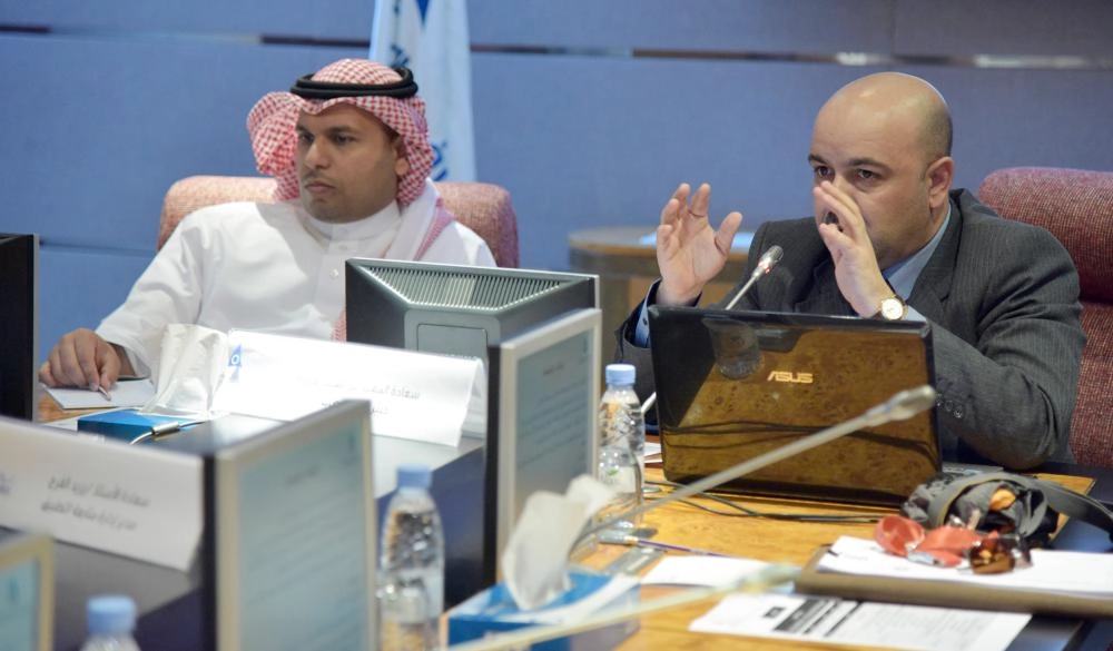 






هريرة يتحدث في اللقاء