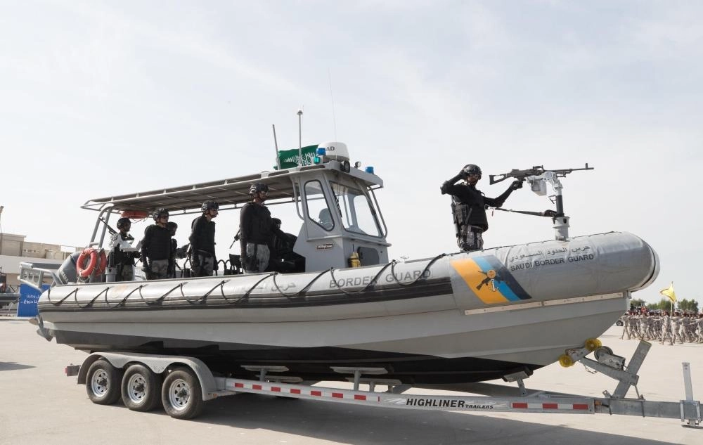 من استعراض سرايا القوة والوسائط البحرية 