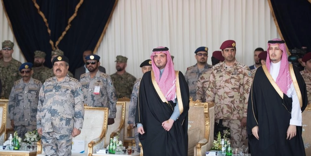عبدالعزيز بن سعود خلال تدشينه مقر ومدرسة قوة أمن المرافق البحرية